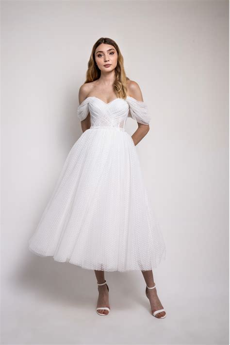 Beyaz nikah elbisesi